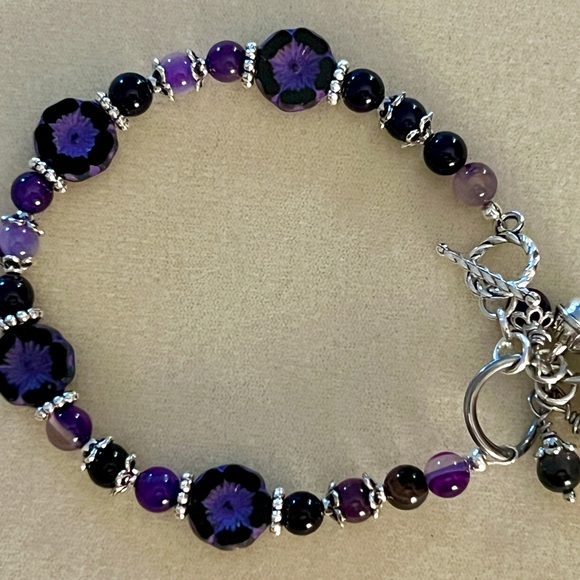 New Gorgeous Violet Czech Glass Flower & Purple Agate Charm Bracelet - Picture 4 of 11